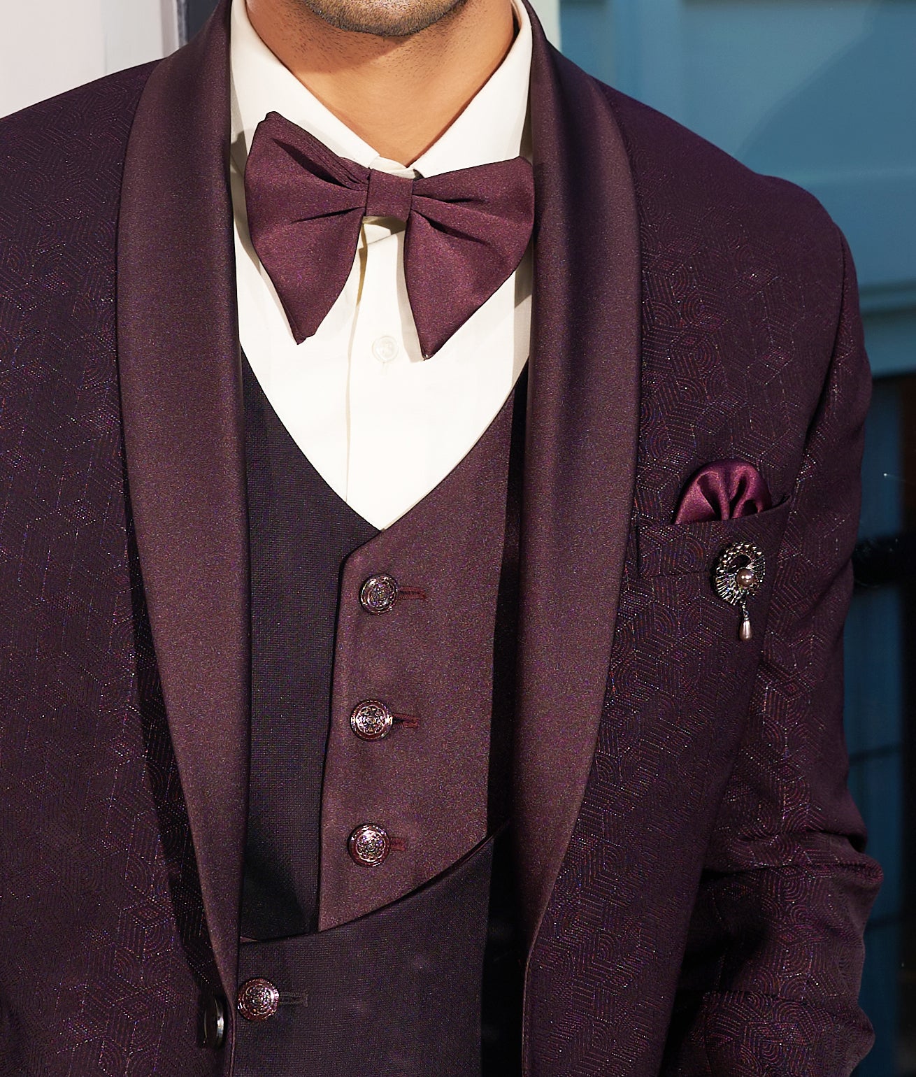 Elegant Wine Suit, Modern Men's Fashion
