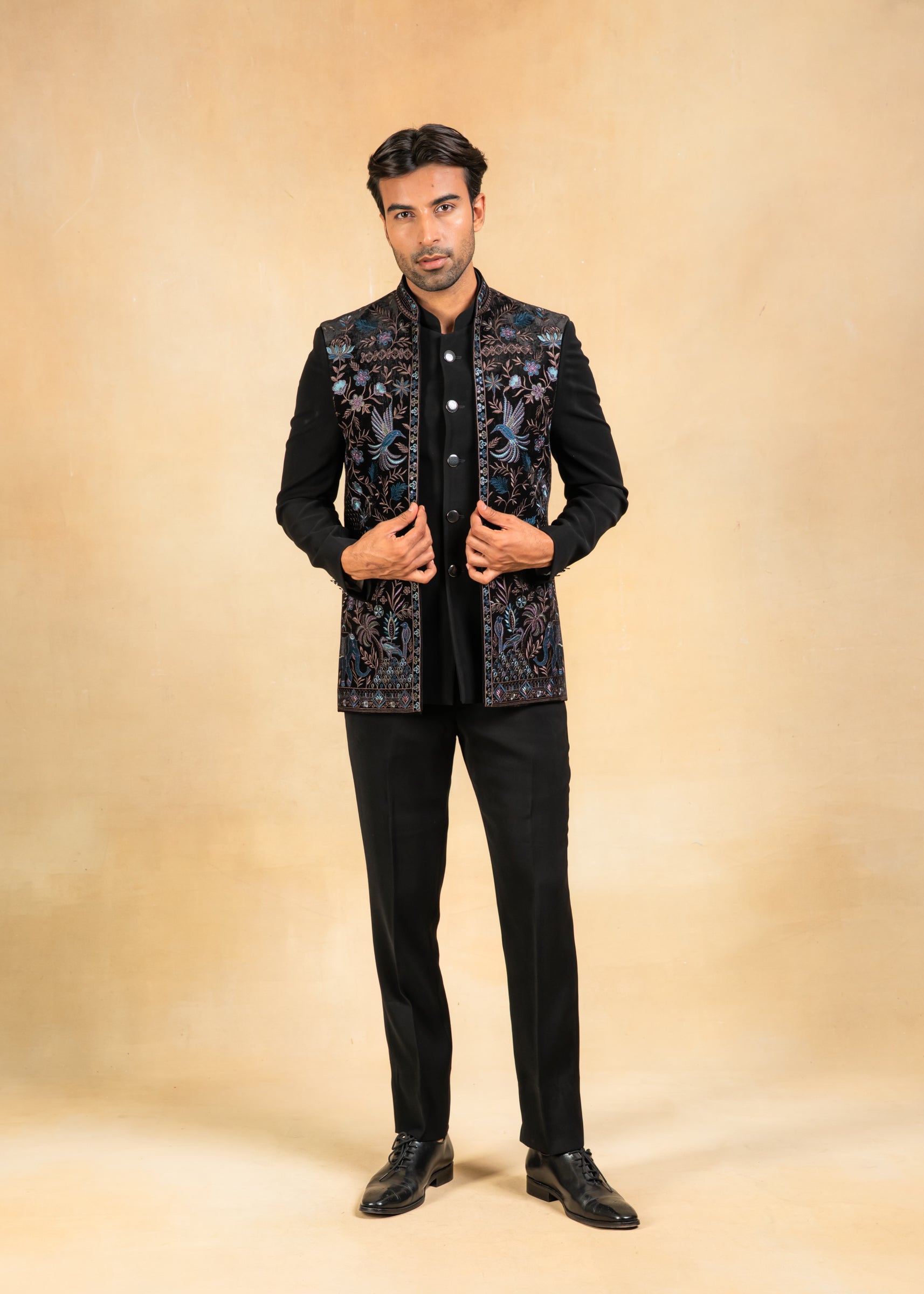 2-in-1bandhgalawithembroideredjacket_4.jpg