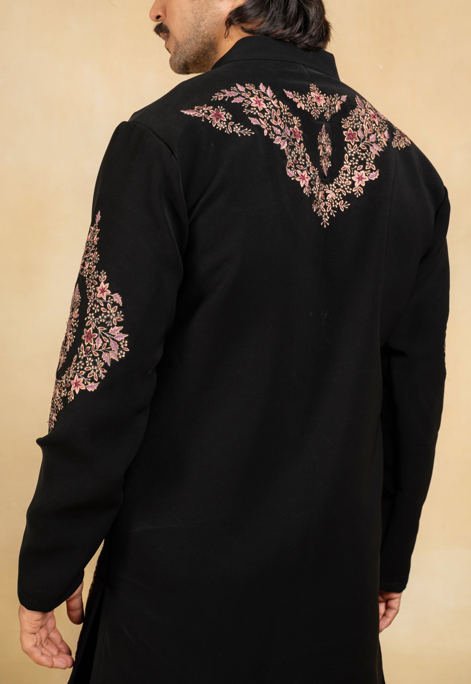 Zari & resham embroidered black kurta with trousers