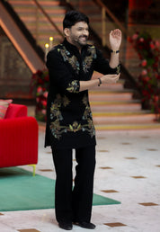Kapil Sharma Signature Look: embroidered kurta with wide trousers