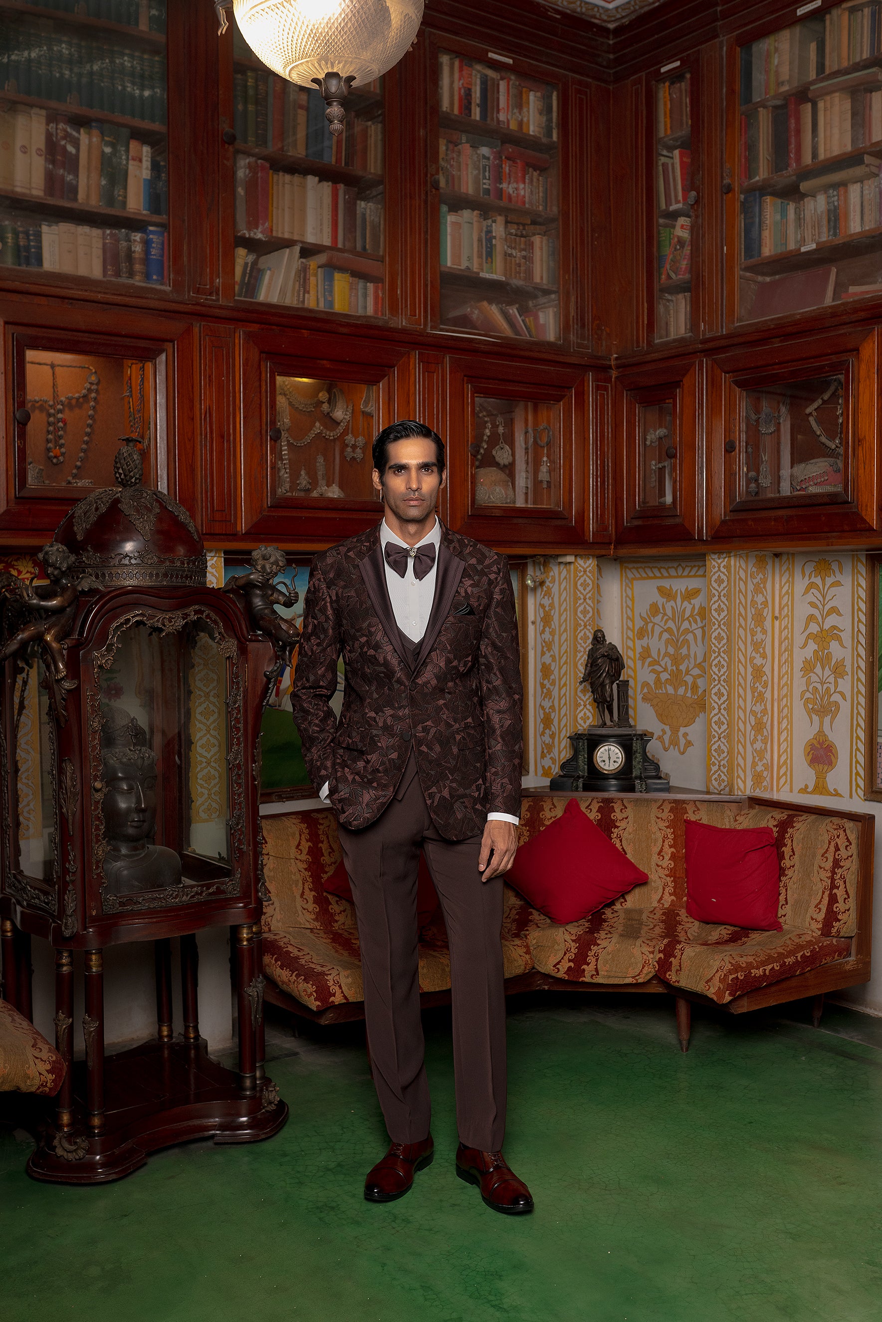 Brownt with V-shaped Vest