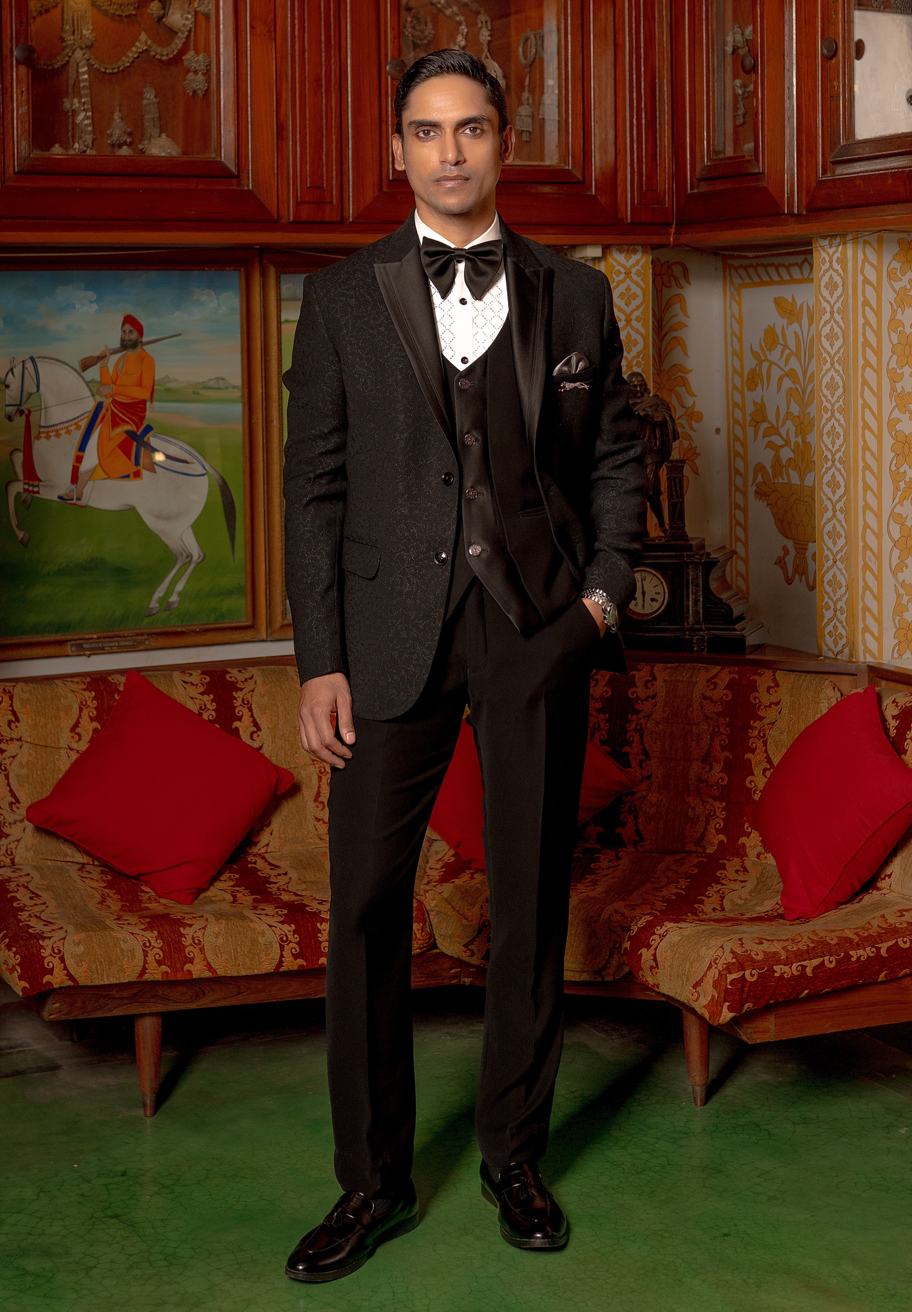 Black Peak Lapel Jacquard Suit