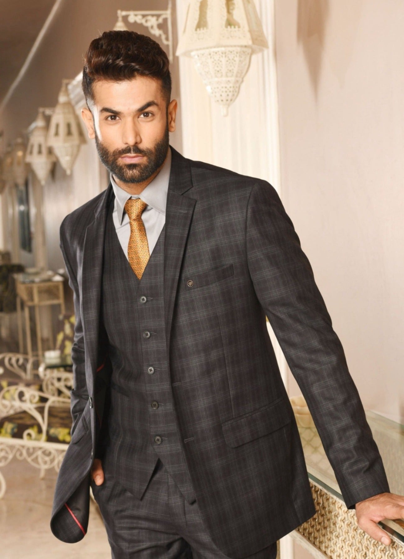 Men's Black Self-Checked Single-Breasted 5-Piece Suit - Luxury Formal Wear

