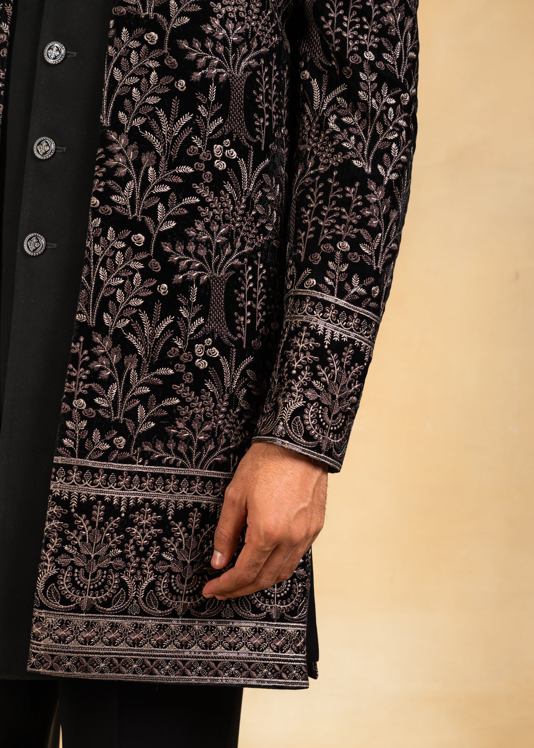 Embroideredvelvetopenindowestern_6.jpg