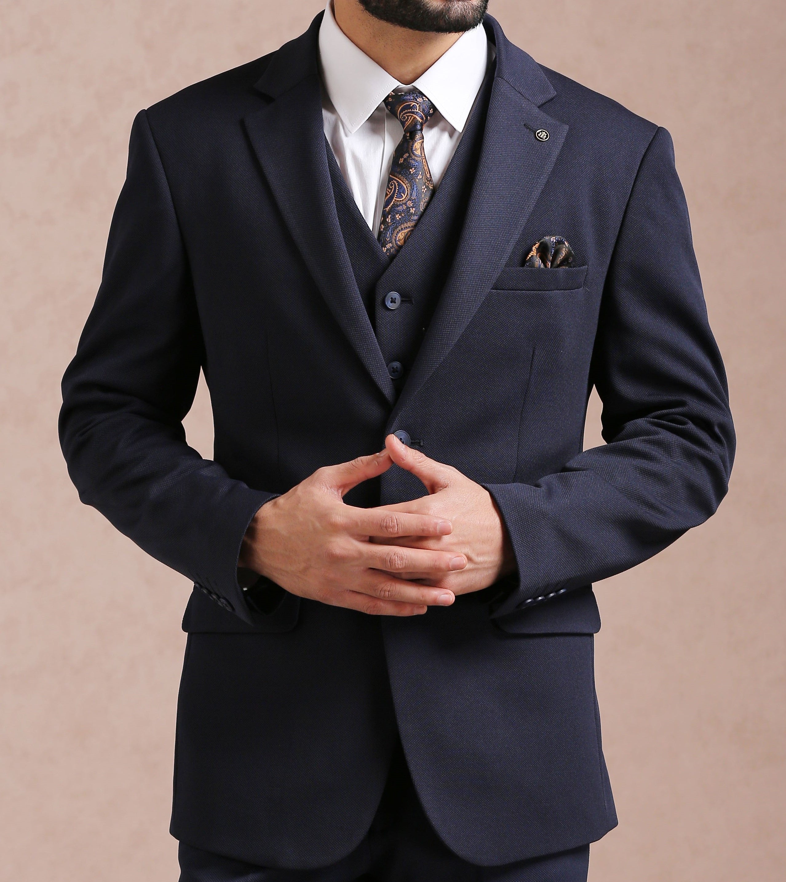 Elegant Navy Blue Suit - Timeless Fashion

