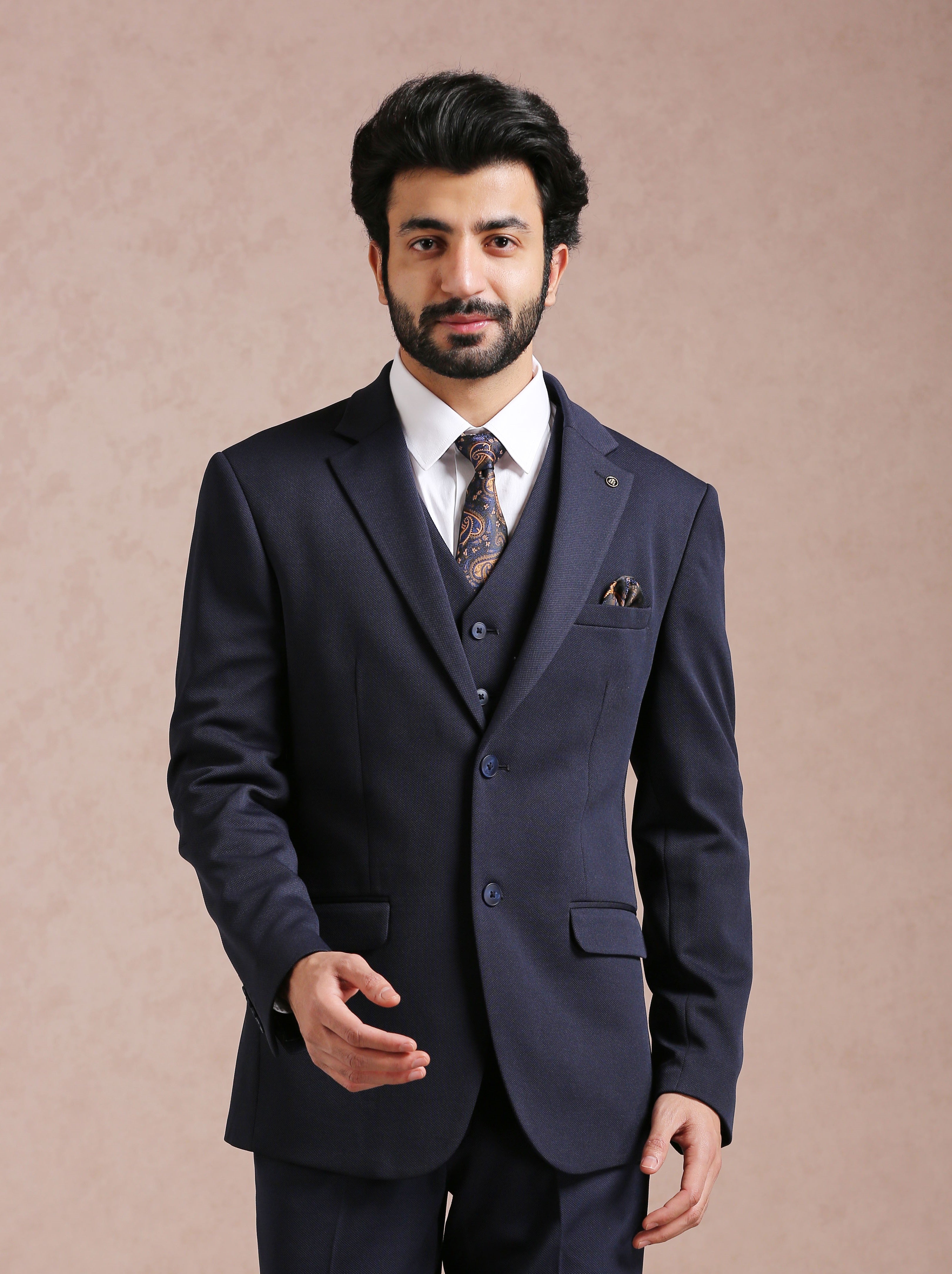Stylish Navy Blue Suit with Notch Collar - Perfect for Weddings and Formal Occasions

