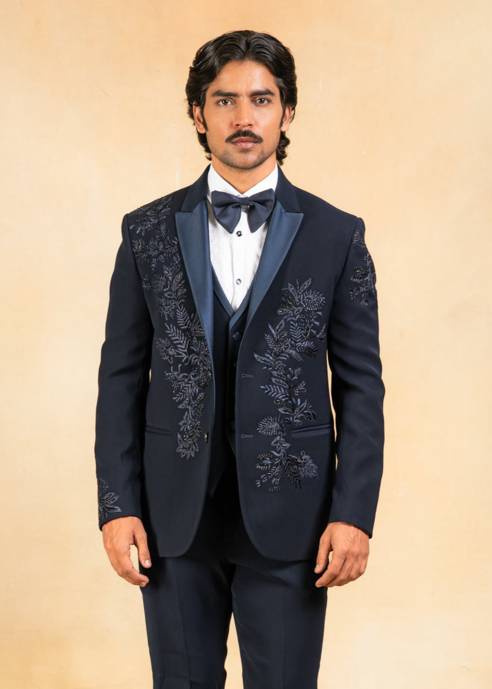 Navybluehandembroideredtuxedosuit_2.png