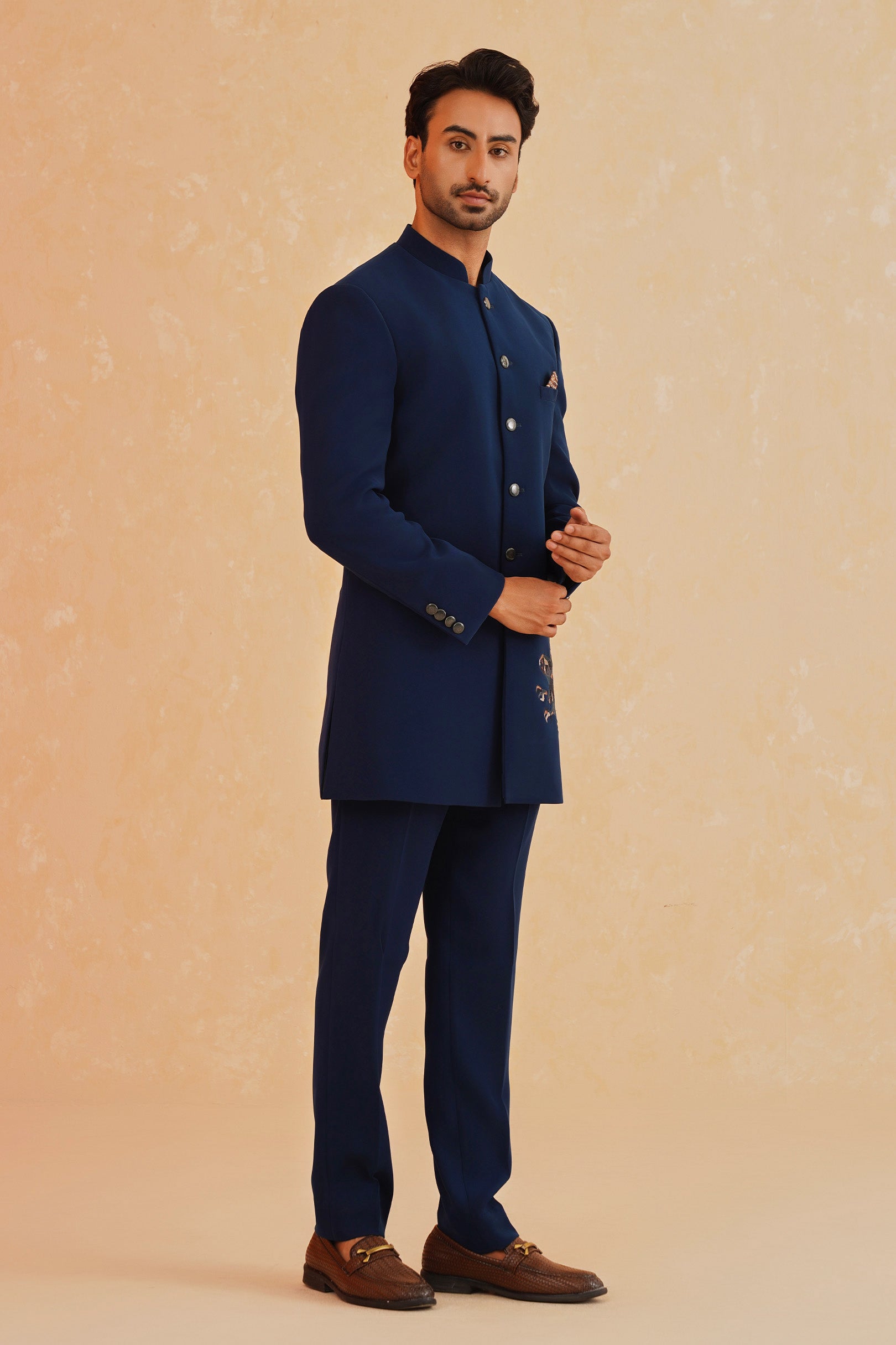Modern Indian Fashion
Versatile Teal Blue Indo-Western