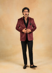 Wine balzer with hand embroidered motif