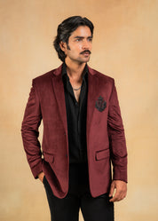 Wine balzer with hand embroidered motif