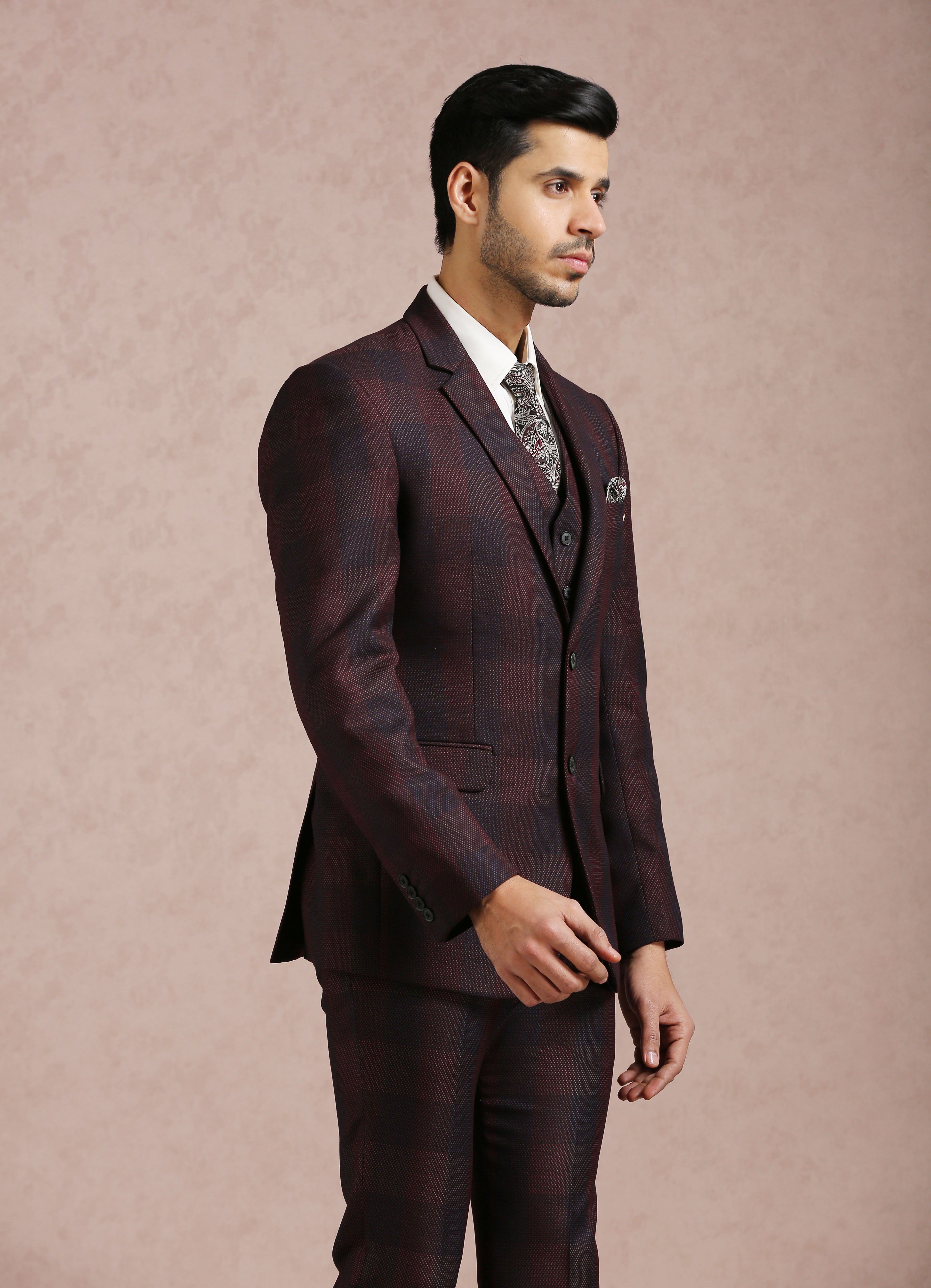 Modern Men's Fashion
Versatile Wine Broad Checked 5-Piece Suit