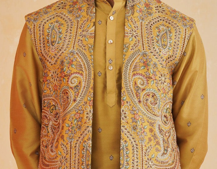  Modern Indian Fashion
Versatile Yellow Printed Embroidered Indo-Western