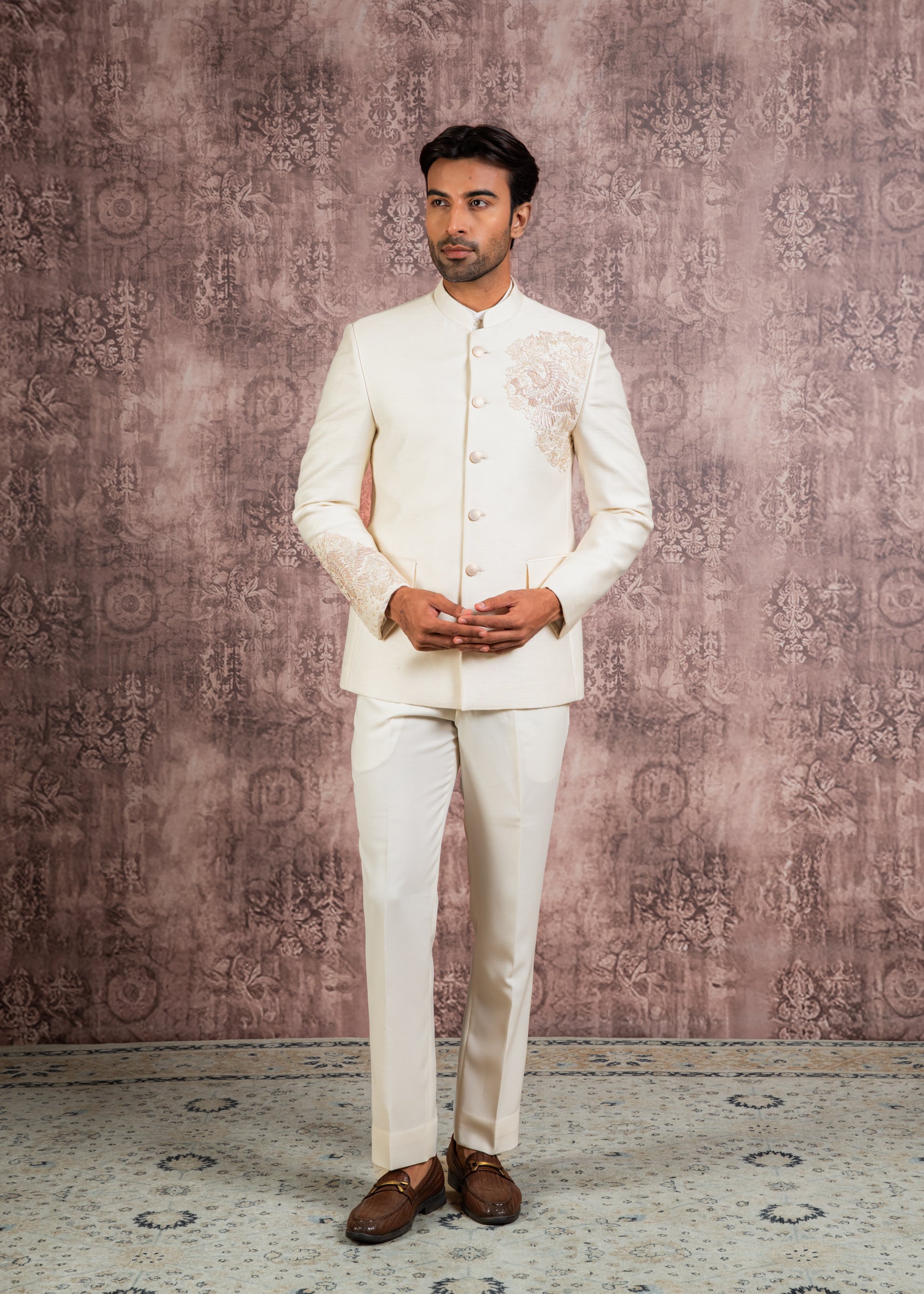 creamsilkhandembroideredbandhgala_1.jpg