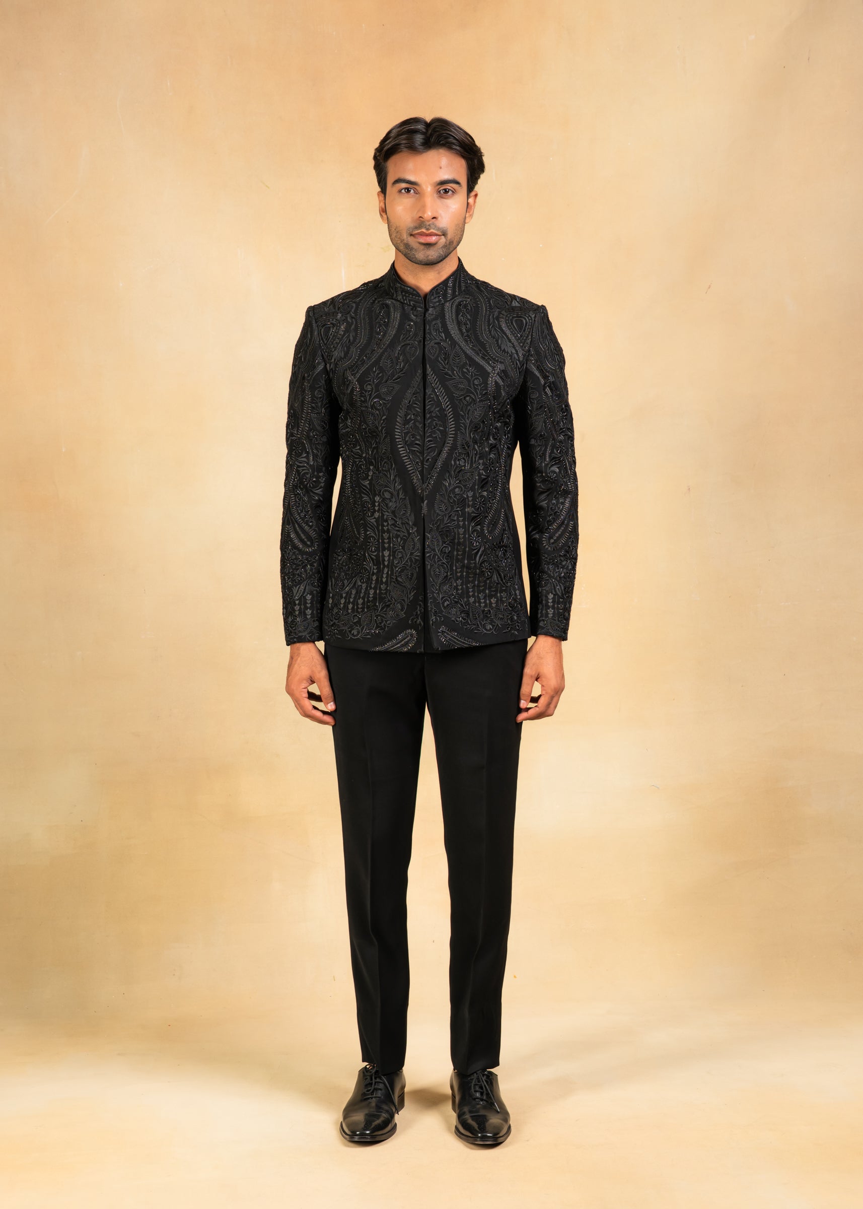 designerblackbandhgalawithhandembroidery_2.jpg