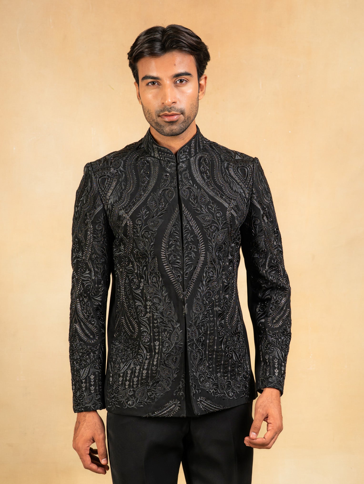 designerblackbandhgalawithhandembroidery_5_..jpg