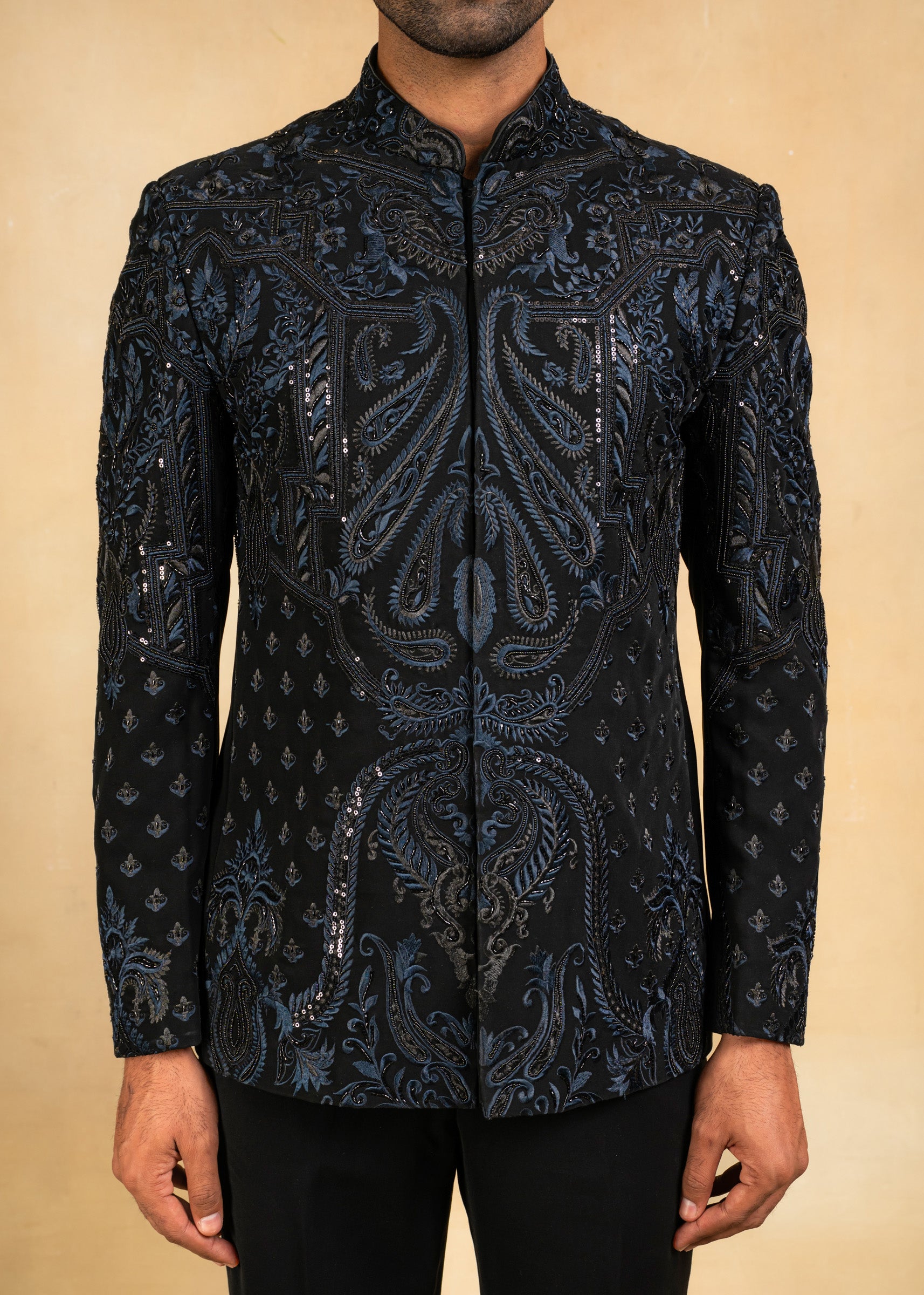 designerdualtonebandhgalawithhandembroidery_7_..jpg